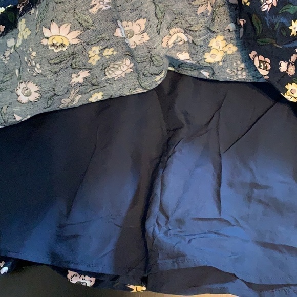 Ann Taylor floral linen blend fit and flar… - Picture 2 of 8